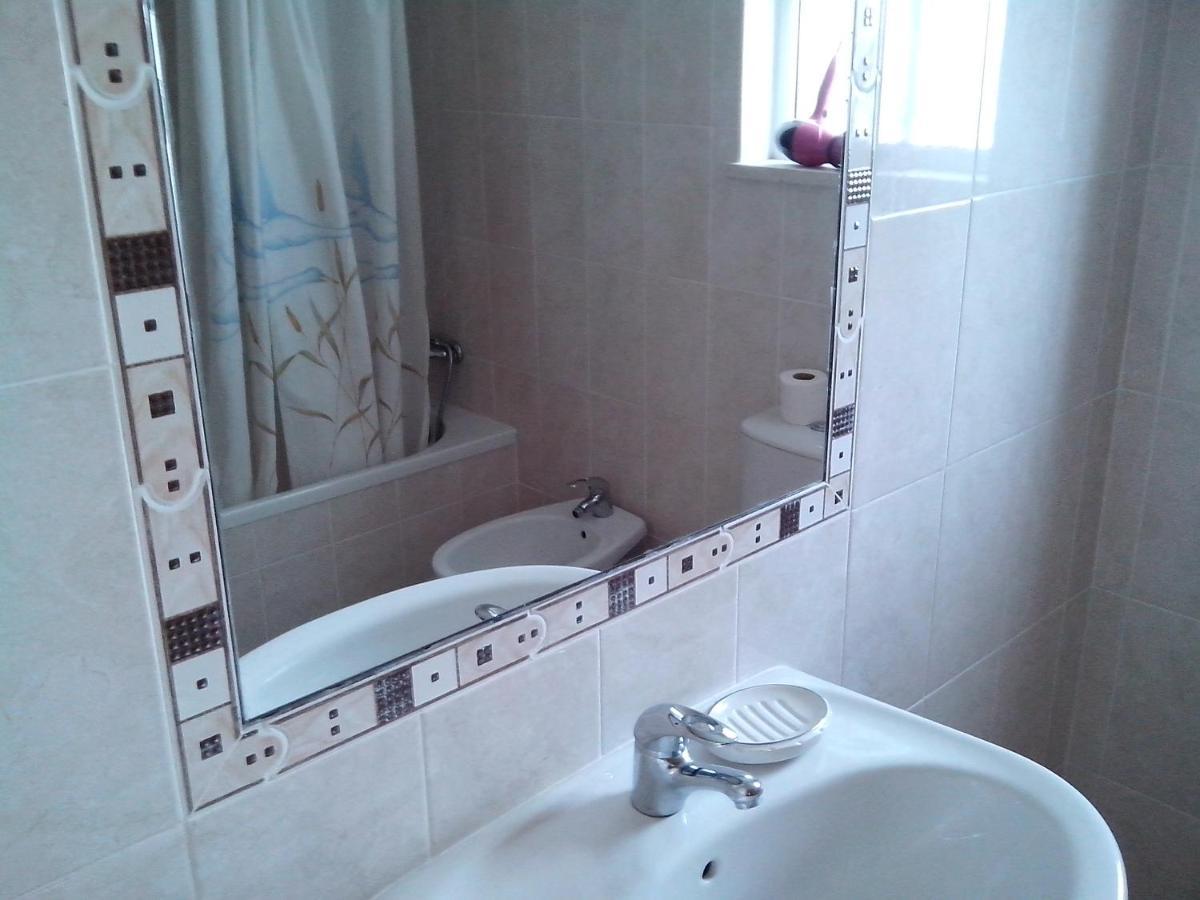 Apartamento Remarkable 1-bed In Olhos De Agua